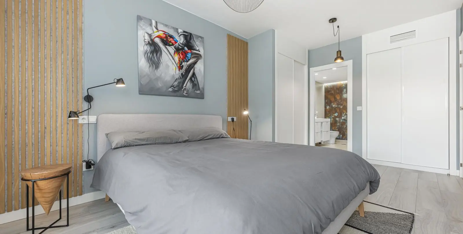 Sale of middle floor apartment in Benahavís 12