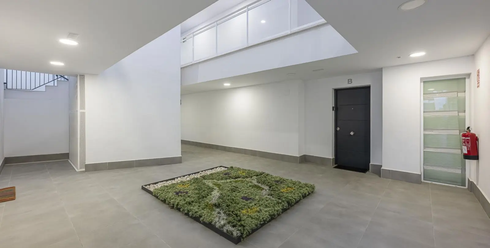 Sale of middle floor apartment in Benahavís 17