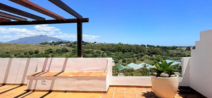 Venta de ático dúplex en Estepona 0