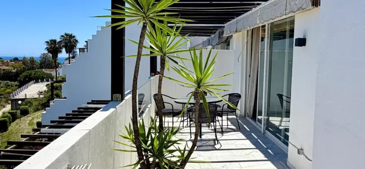 Venta de ático dúplex en Estepona 1