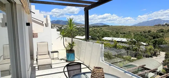 Venta de ático dúplex en Estepona 2