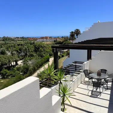 Venta de ático dúplex en Estepona