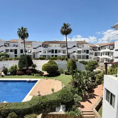 Venta de ático dúplex en Estepona