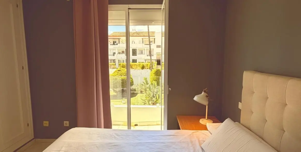 Venta de ático dúplex en Estepona 28