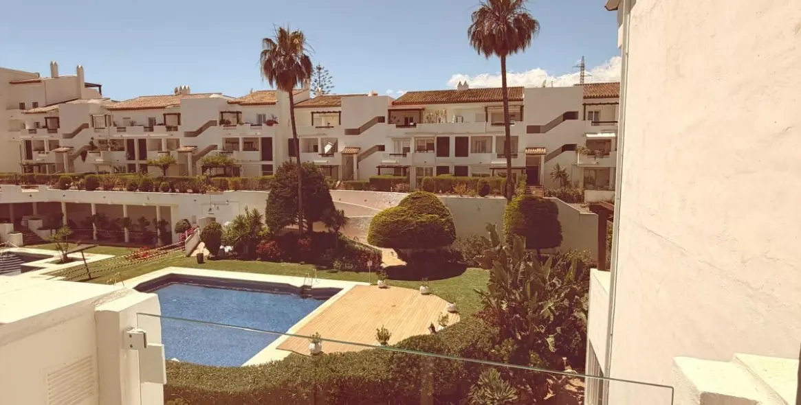 Venta de ático dúplex en Estepona 30