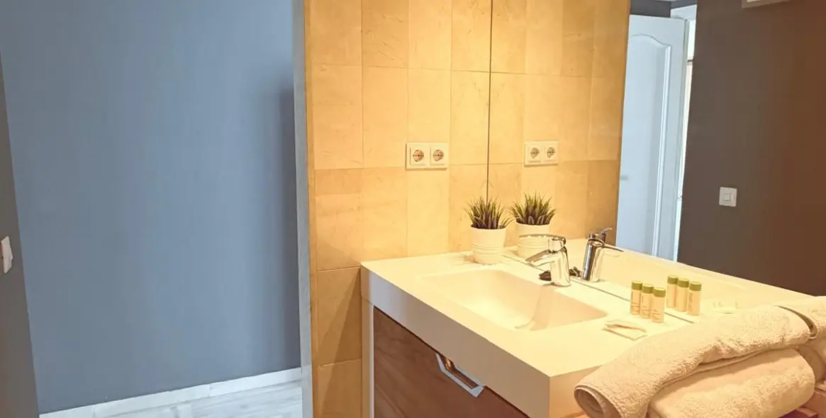 Venta de ático dúplex en Estepona 36