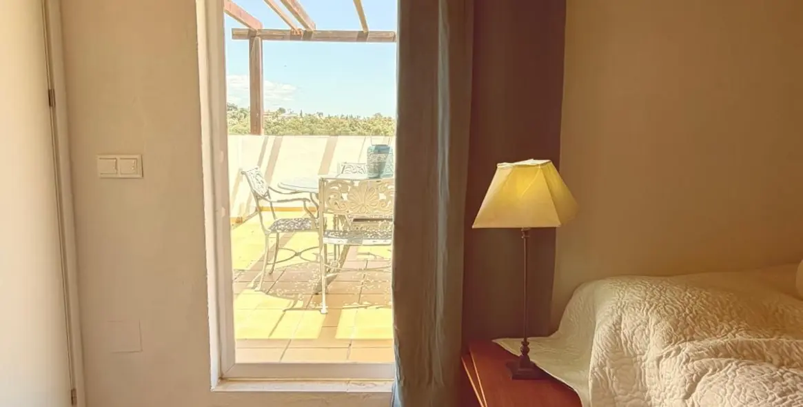Venta de ático dúplex en Estepona 96