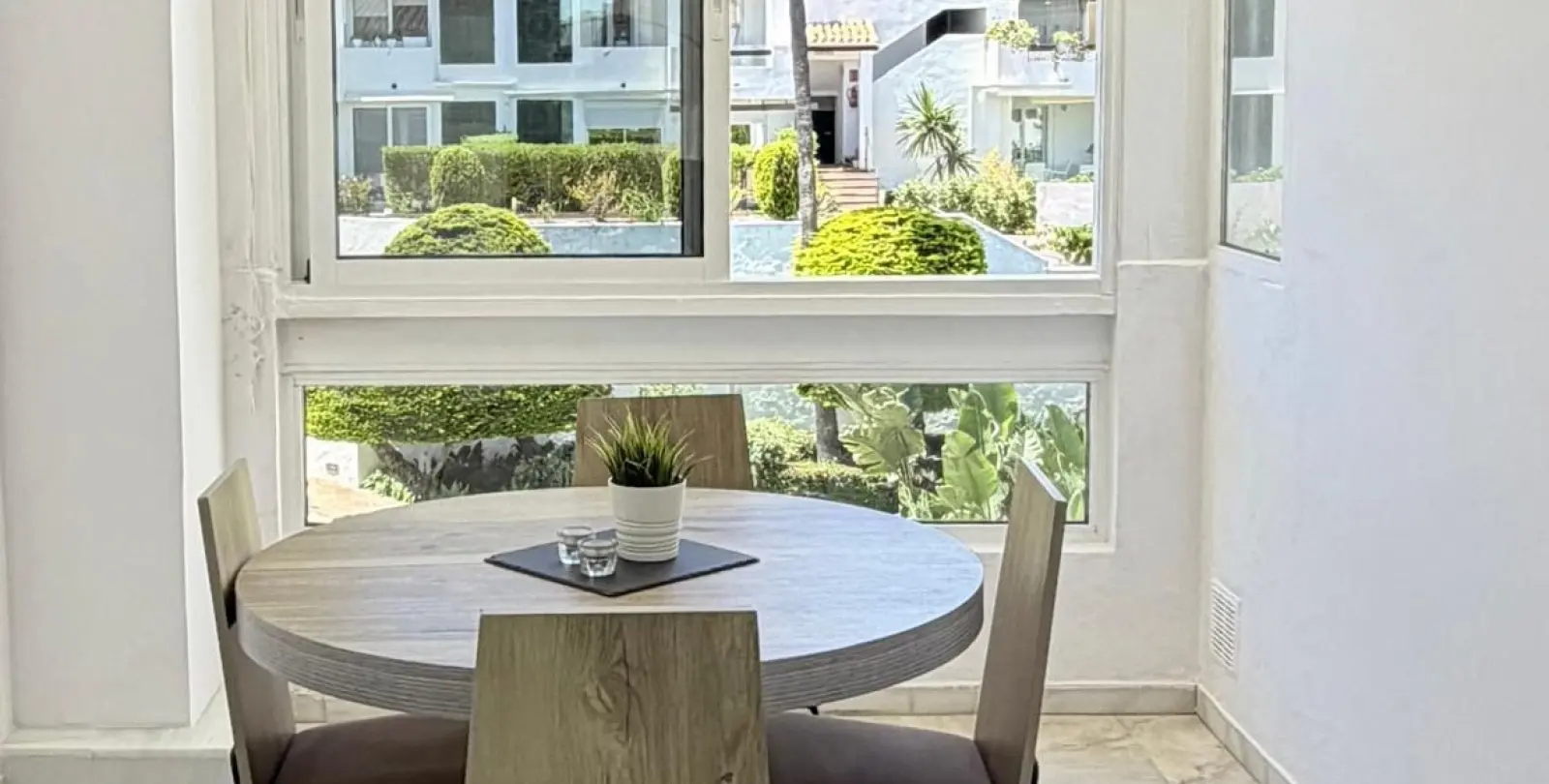 Sale of penthouse duplex in Estepona 4