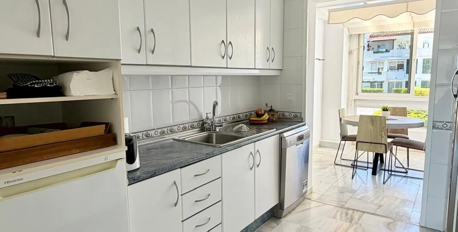 Sale of penthouse duplex in Estepona 6