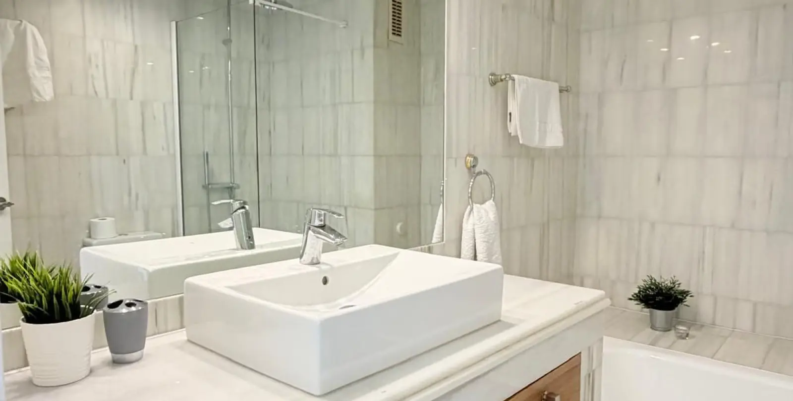 Sale of penthouse duplex in Estepona 9