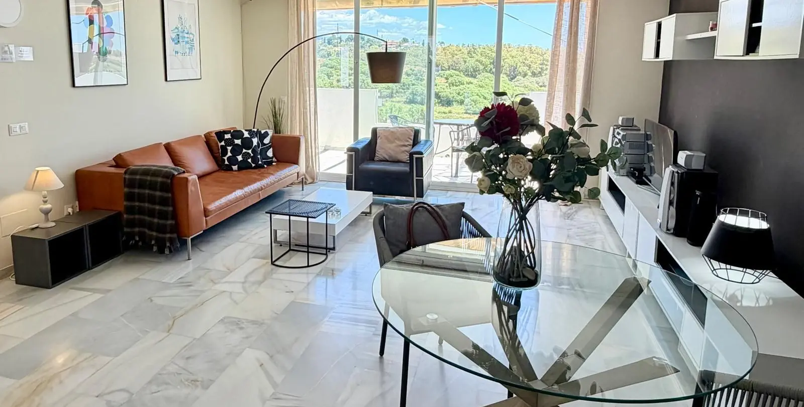 Sale of penthouse duplex in Estepona 13