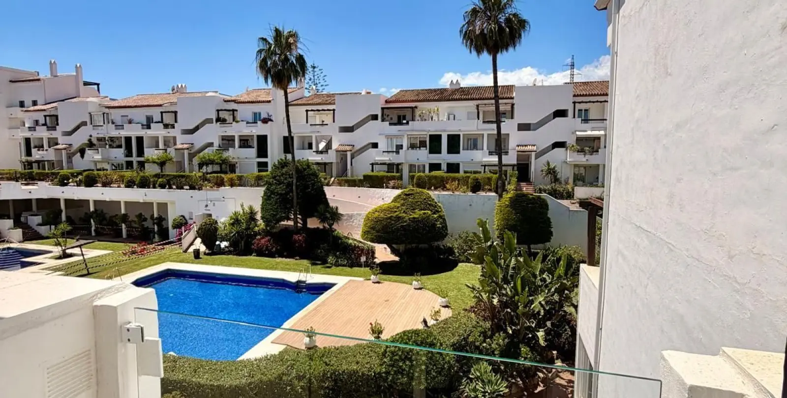 Sale of penthouse duplex in Estepona 23