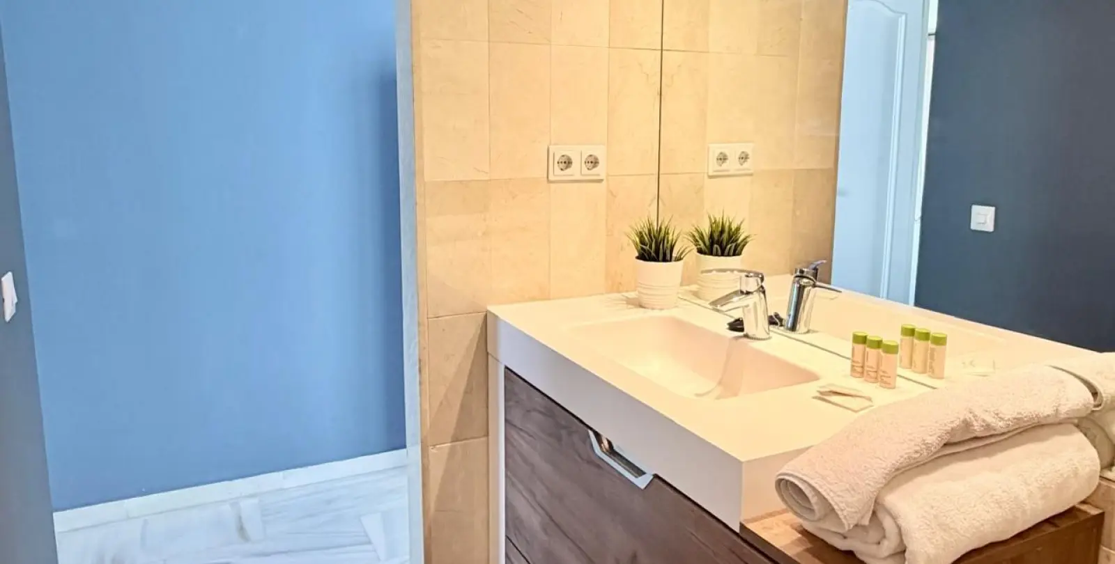 Sale of penthouse duplex in Estepona 28