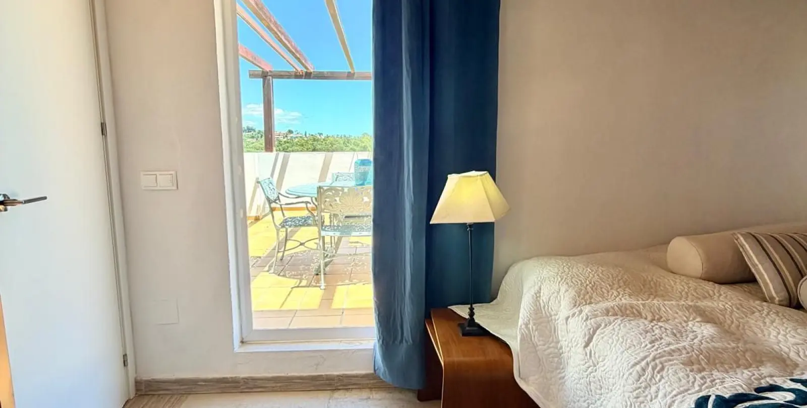 Sale of penthouse duplex in Estepona 49