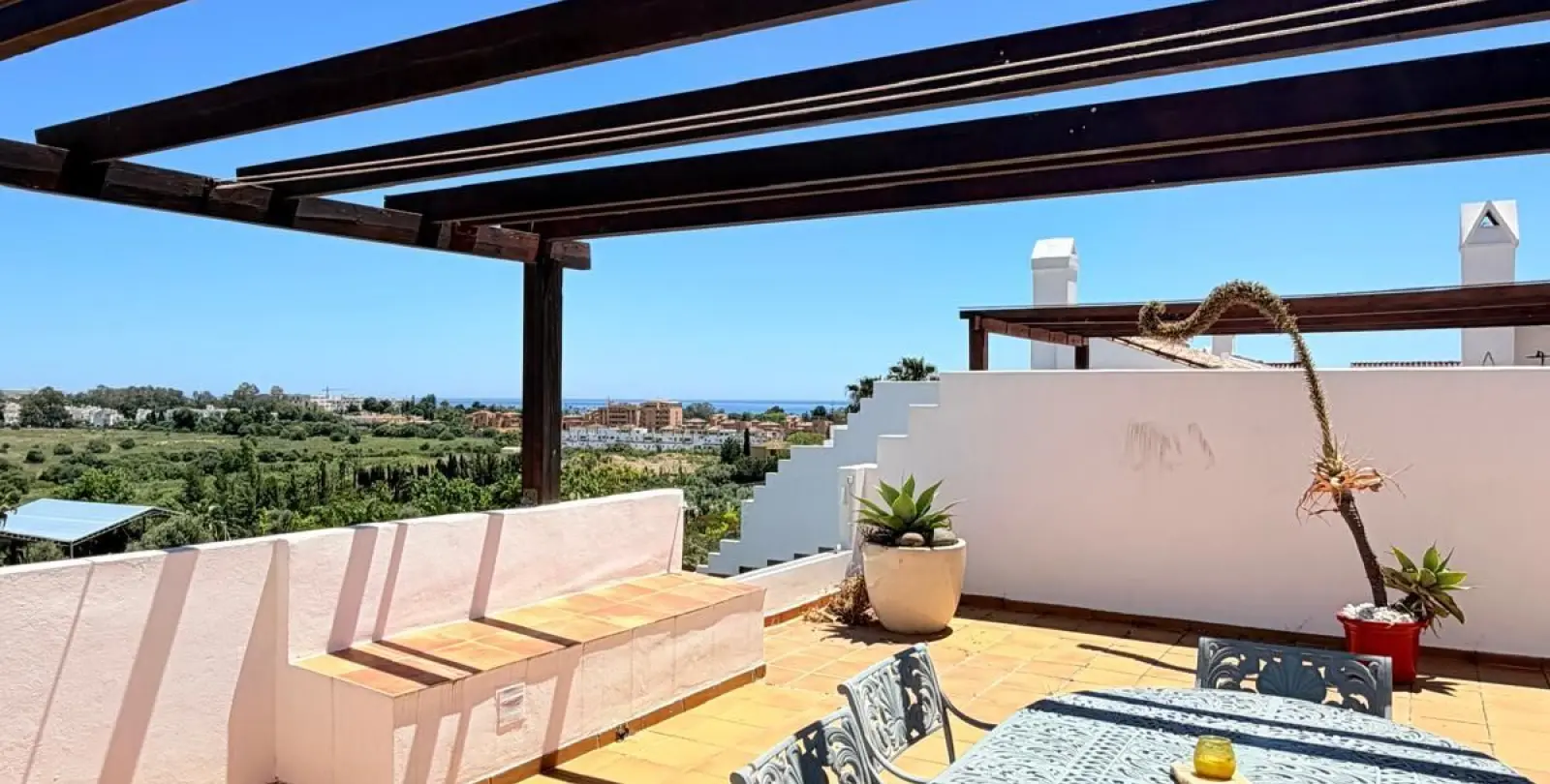 Sale of penthouse duplex in Estepona 55