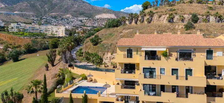 Sale of penthouse in Benalmadena 1
