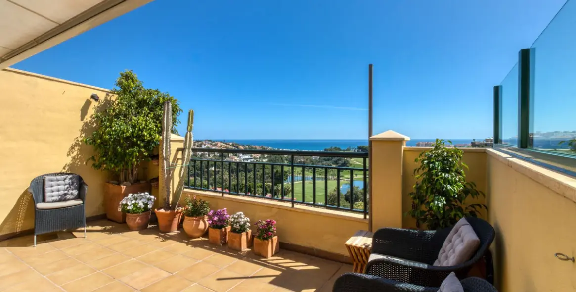 Sale of penthouse in Benalmadena 3