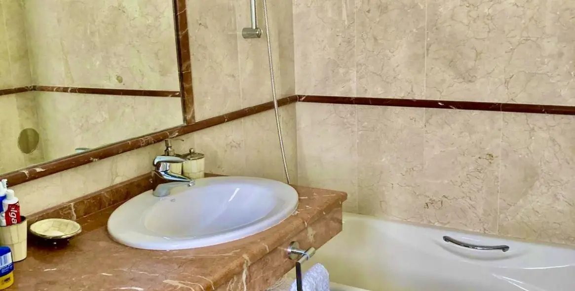 Sale of ground floor apartment in Hacienda del Sol 16