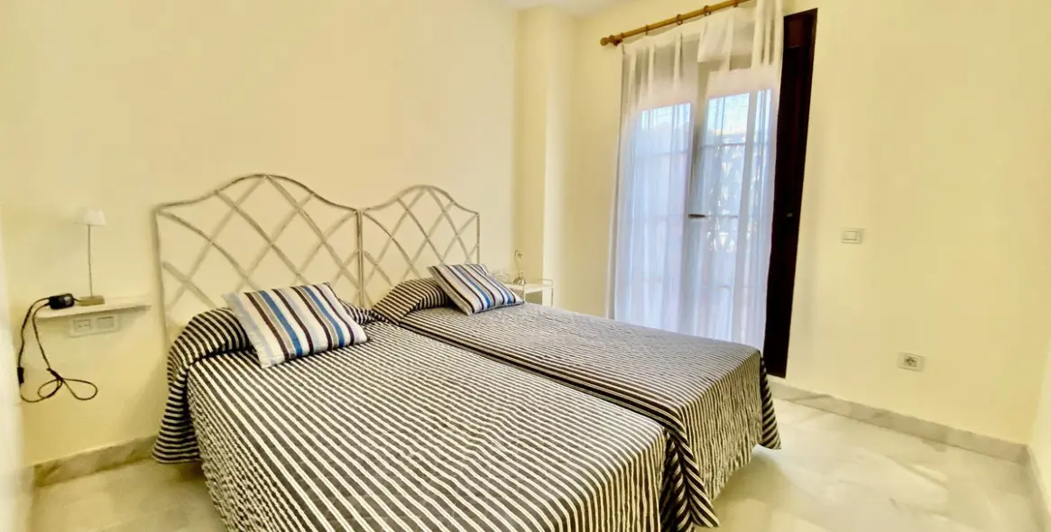 Продажа апартаментов на первом этаже в Hacienda del Sol 25
