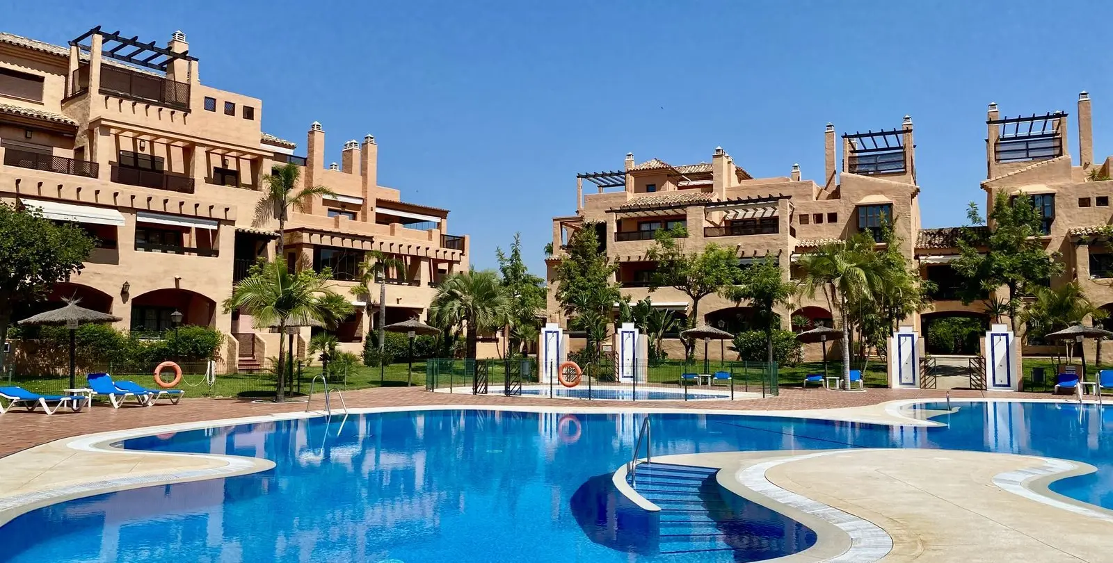 Venta de apartamento en planta baja en Hacienda del Sol 30