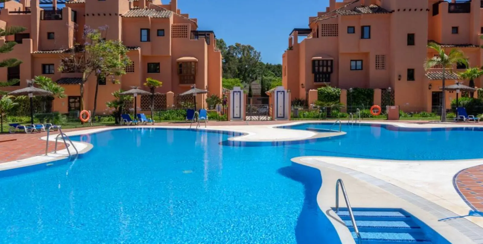 Venta de apartamento en planta baja en Hacienda del Sol 32