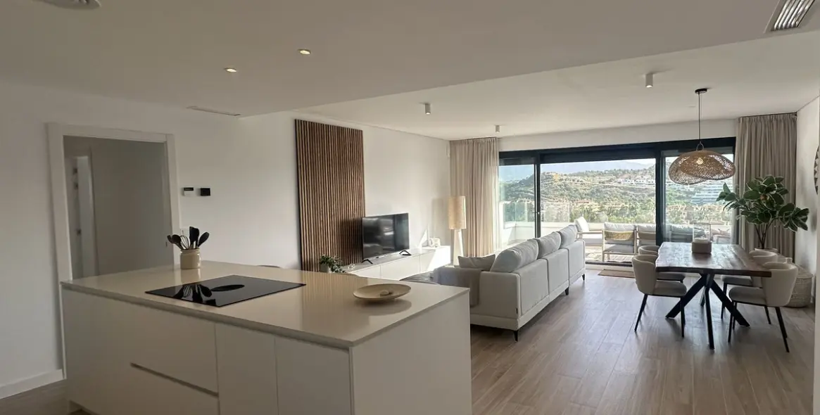 Sale of middle floor apartment in La Cala de Mijas 3