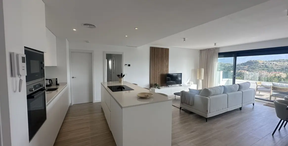 Sale of middle floor apartment in La Cala de Mijas 4