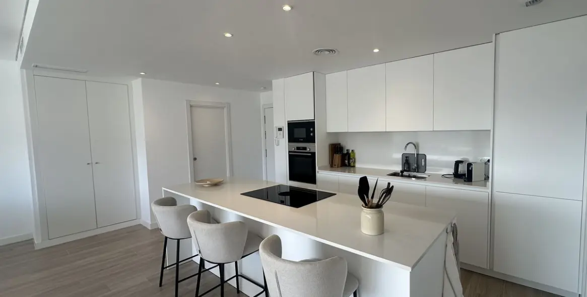 Sale of middle floor apartment in La Cala de Mijas 5