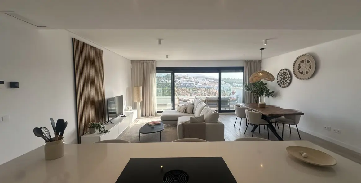 Sale of middle floor apartment in La Cala de Mijas 7