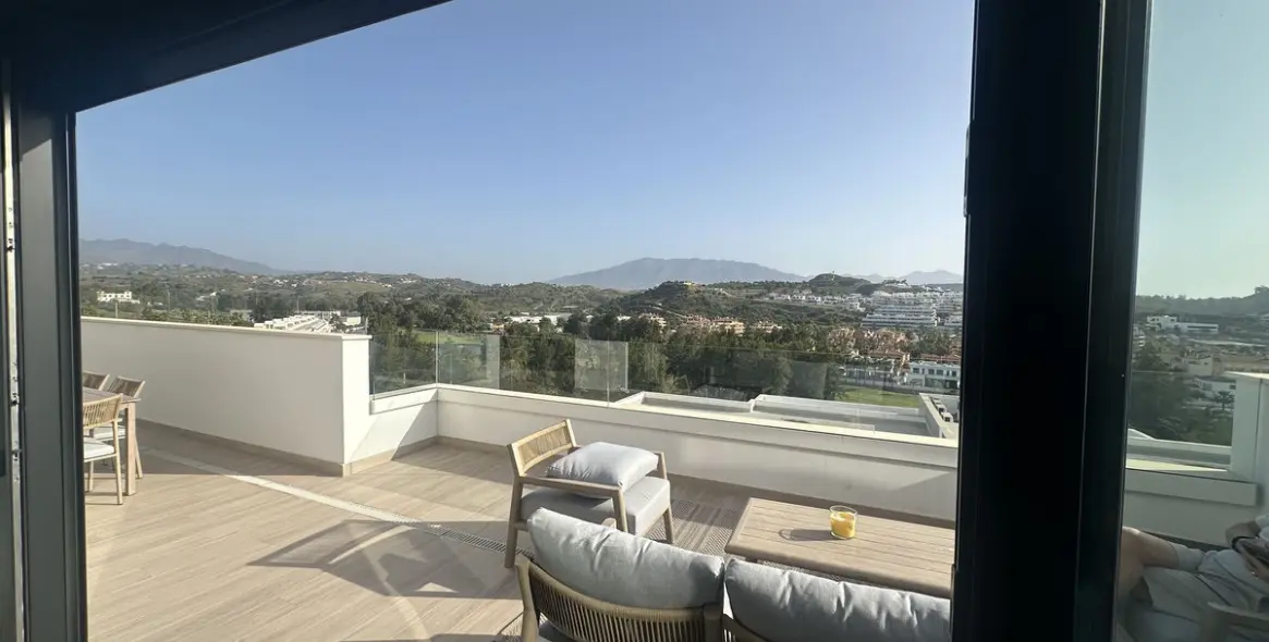 Sale of middle floor apartment in La Cala de Mijas 9