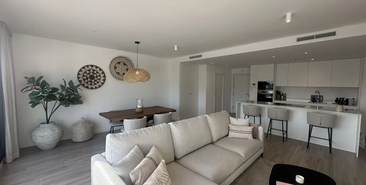 Sale of middle floor apartment in La Cala de Mijas 10