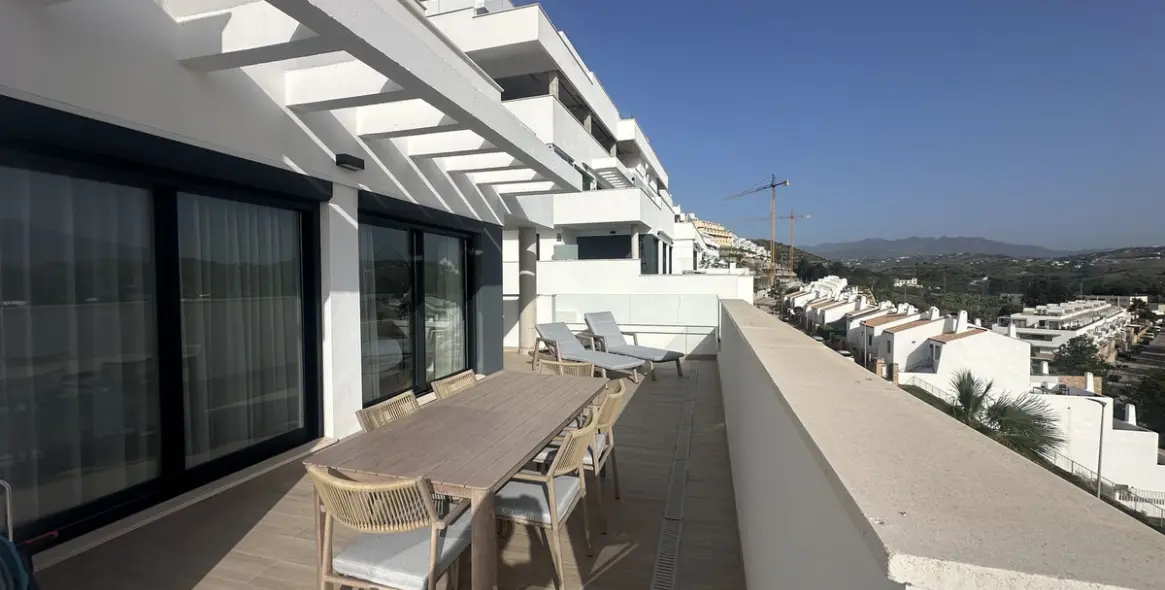 Sale of middle floor apartment in La Cala de Mijas 11