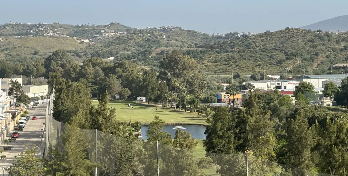 Sale of middle floor apartment in La Cala de Mijas 13