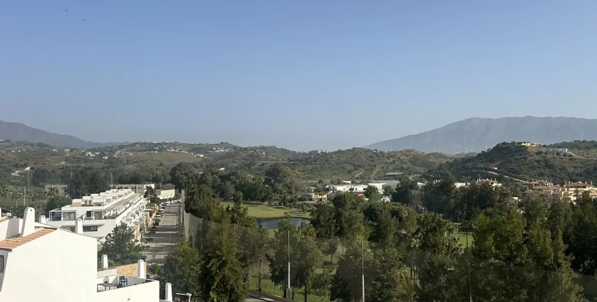 Sale of middle floor apartment in La Cala de Mijas 14