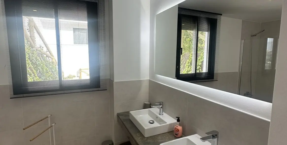 Sale of middle floor apartment in La Cala de Mijas 17