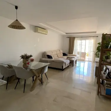 Продажа апартаментов на среднем этаже в Estepona
