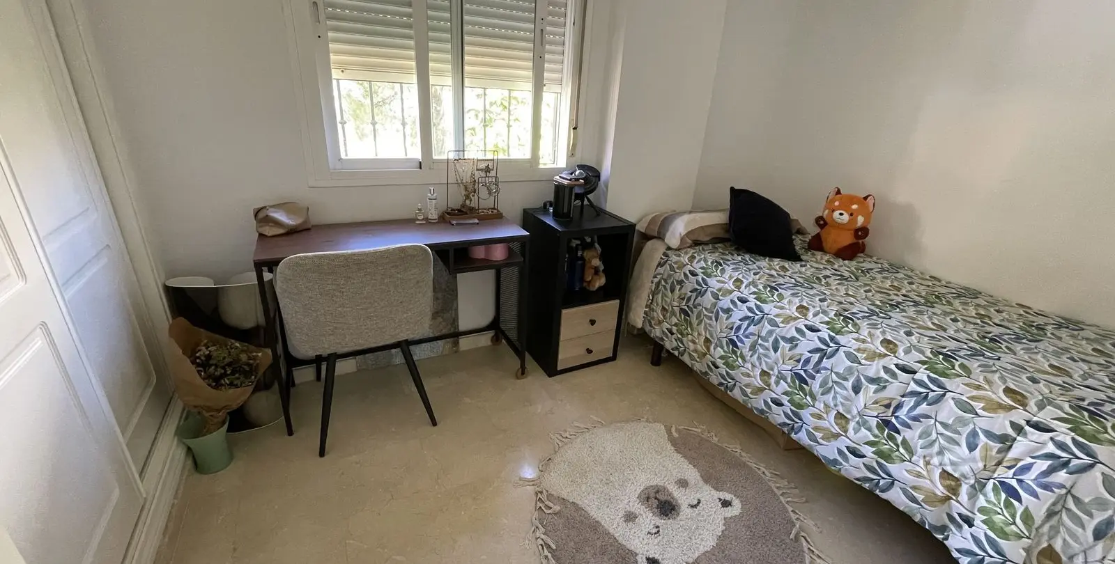 Sale of middle floor apartment in Estepona 11