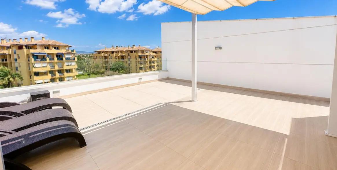 Sale of penthouse duplex in Cortijo Blanco 1