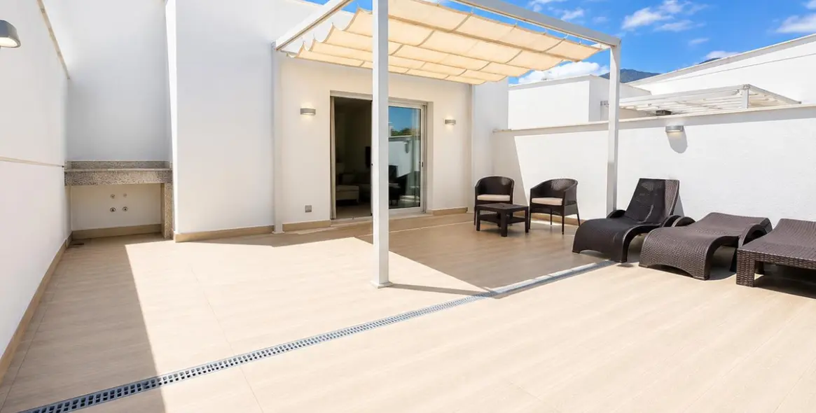 Sale of penthouse duplex in Cortijo Blanco 2