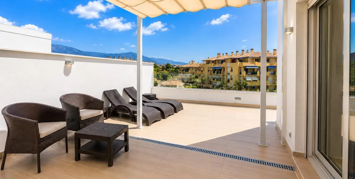 Sale of penthouse duplex in Cortijo Blanco 11