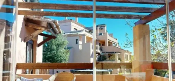 Venta de apartamento en planta baja en Estepona 4