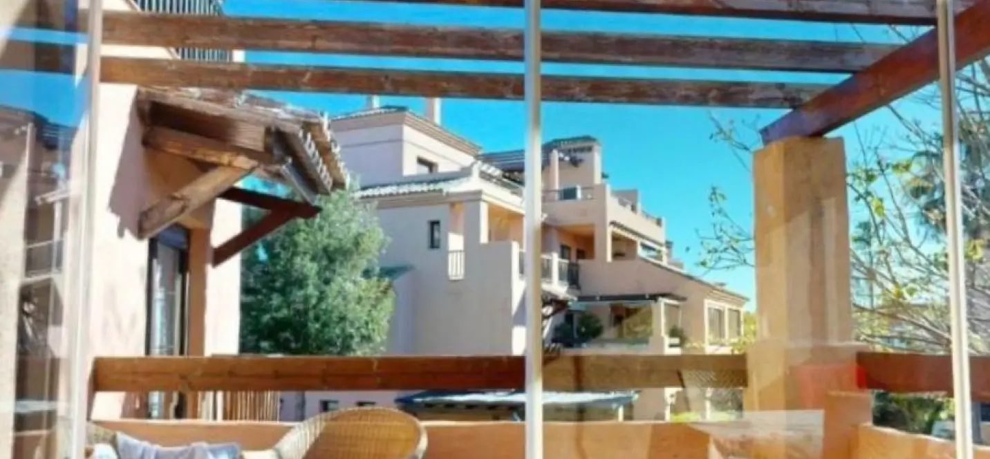 Продажа апартаментов на первом этаже в Estepona 4