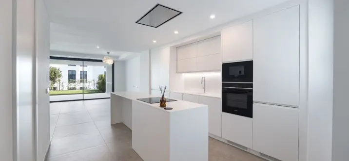 Venta de apartamento en planta baja en Estepona 1