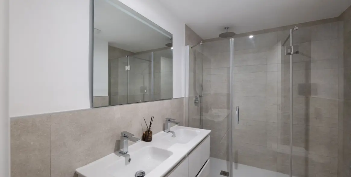 Venta de apartamento en planta baja en Estepona 11