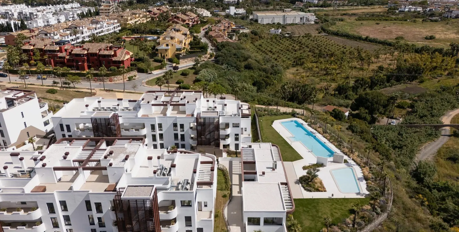 Sale of ground floor apartment in Estepona 1
