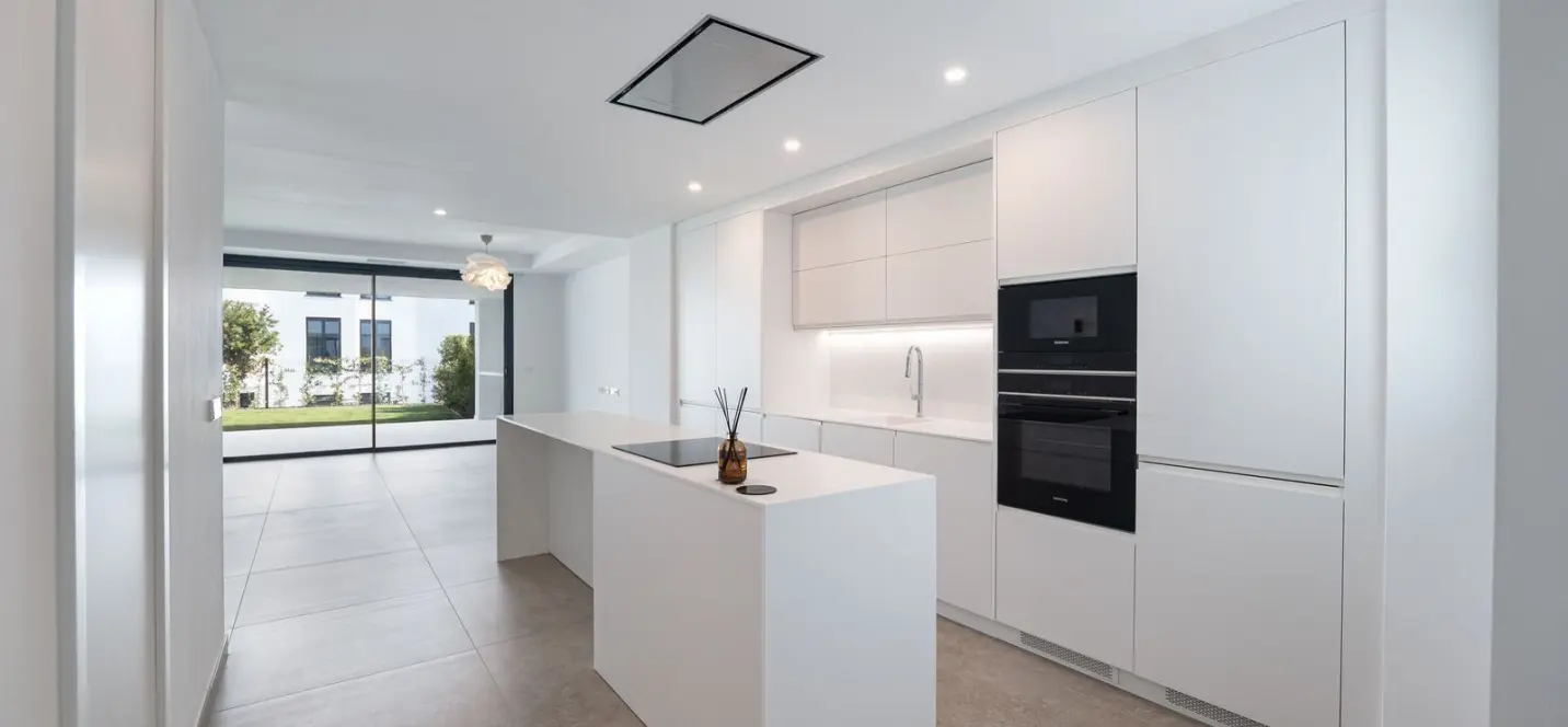 Venta de apartamento en planta baja en Estepona 1
