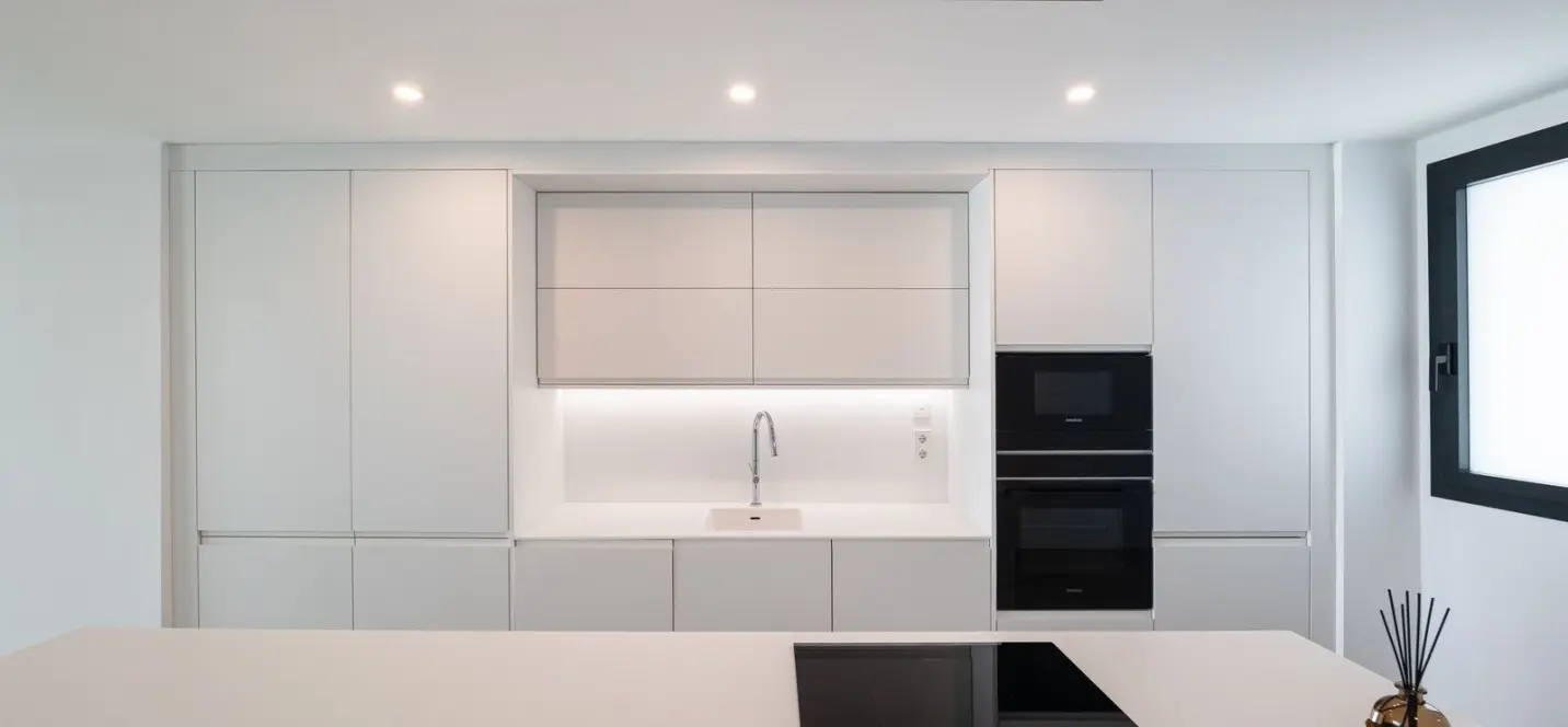 Venta de apartamento en planta baja en Estepona 2