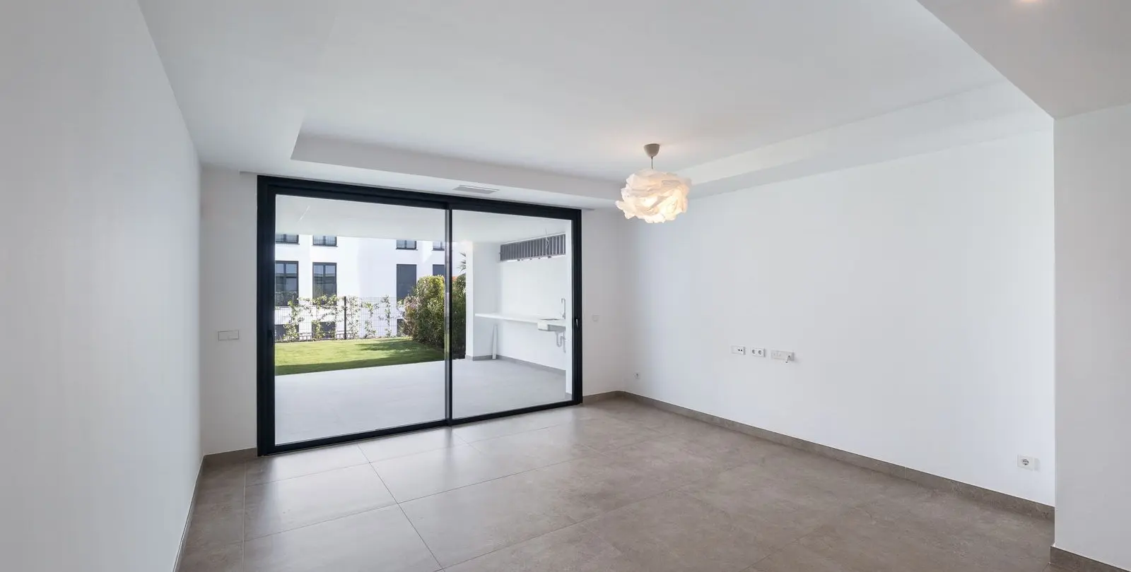 Sale of ground floor apartment in Estepona 4