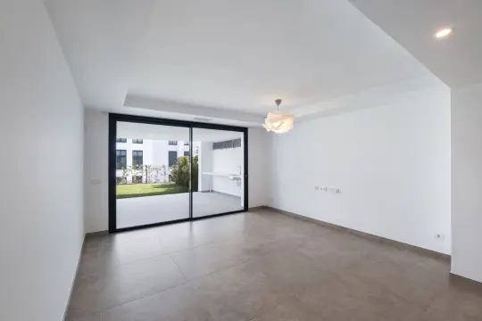 Image 4 thumb