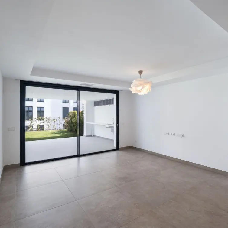 Venta de apartamento en planta baja en Estepona